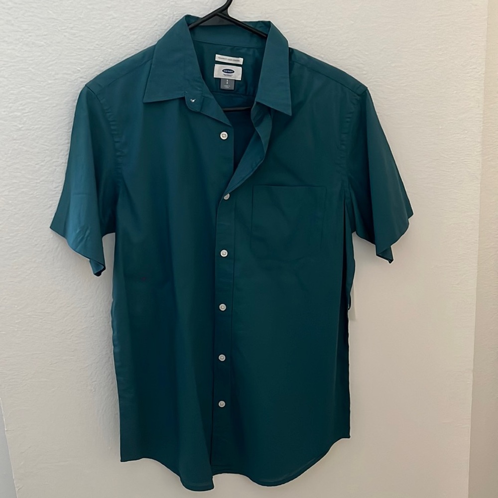 Old Navy Mens Regular fit small button down short sleeve cyan shirt
